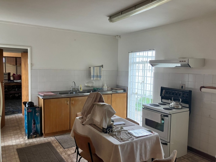 4 Bedroom Property for Sale in Kabega Park Eastern Cape